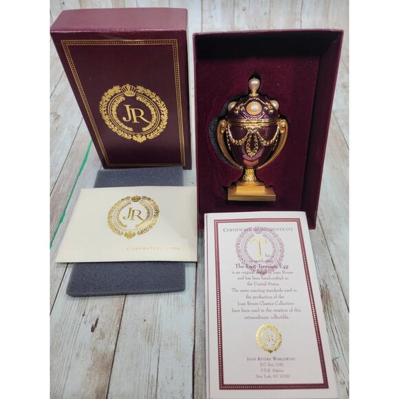 Joan Rivers Imperial Treasures “The Lost Treasure Egg" & Bee Pin - Picture 1 of 10